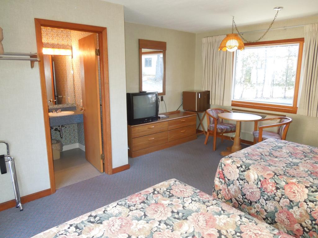 Town & Country Motor Inn Lake Placid Luaran gambar